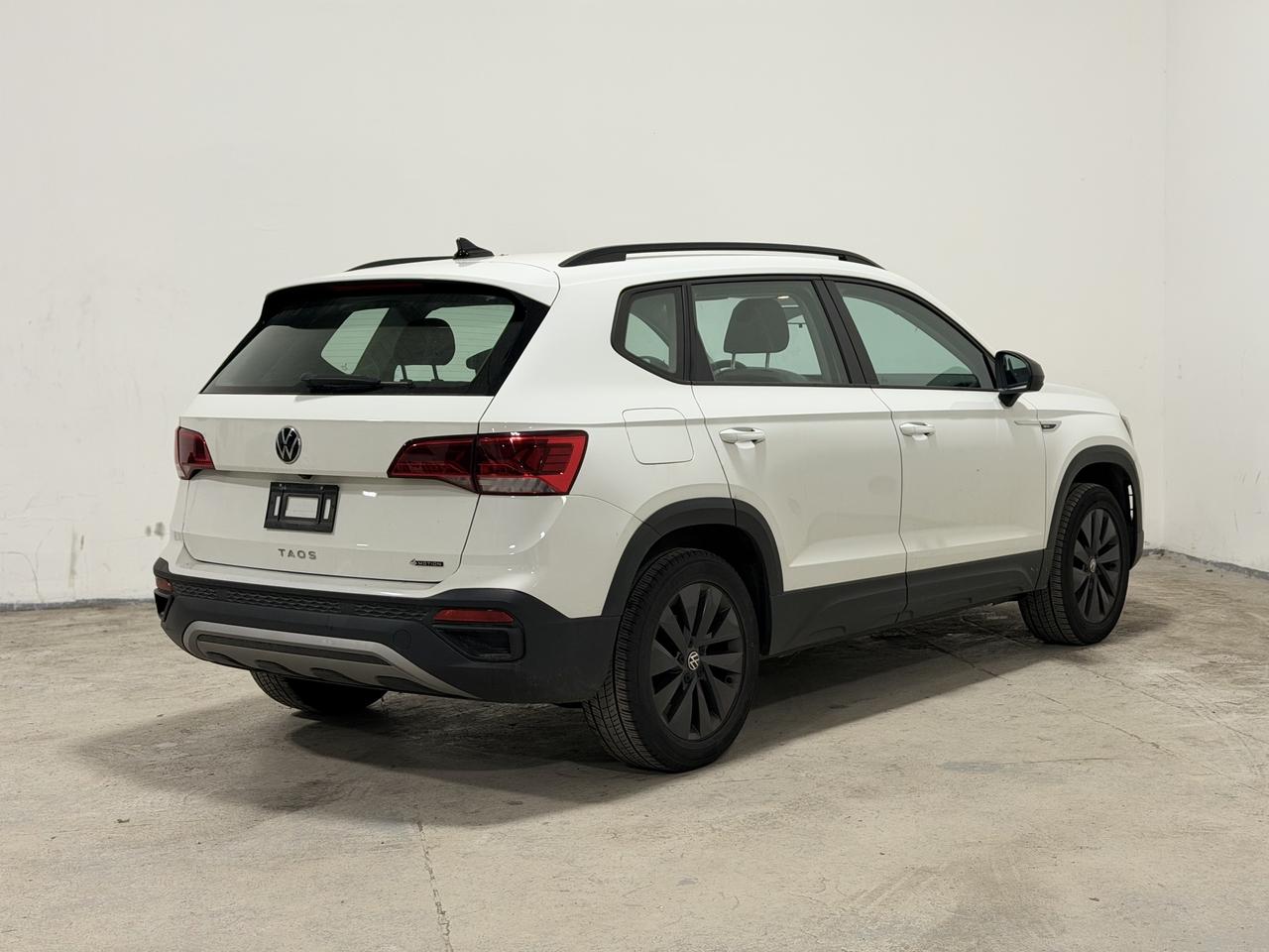 2022 Volkswagen Taos Trendline 4Motion Photo4