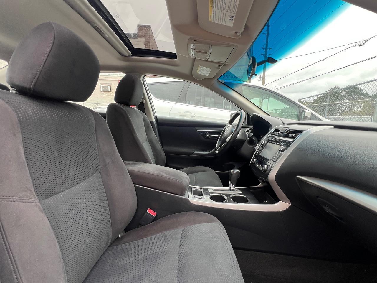 2014 Nissan Altima BACK CAM- NAV- SUNROOF- HEATED SEATS-BLUETOOTH Photo
