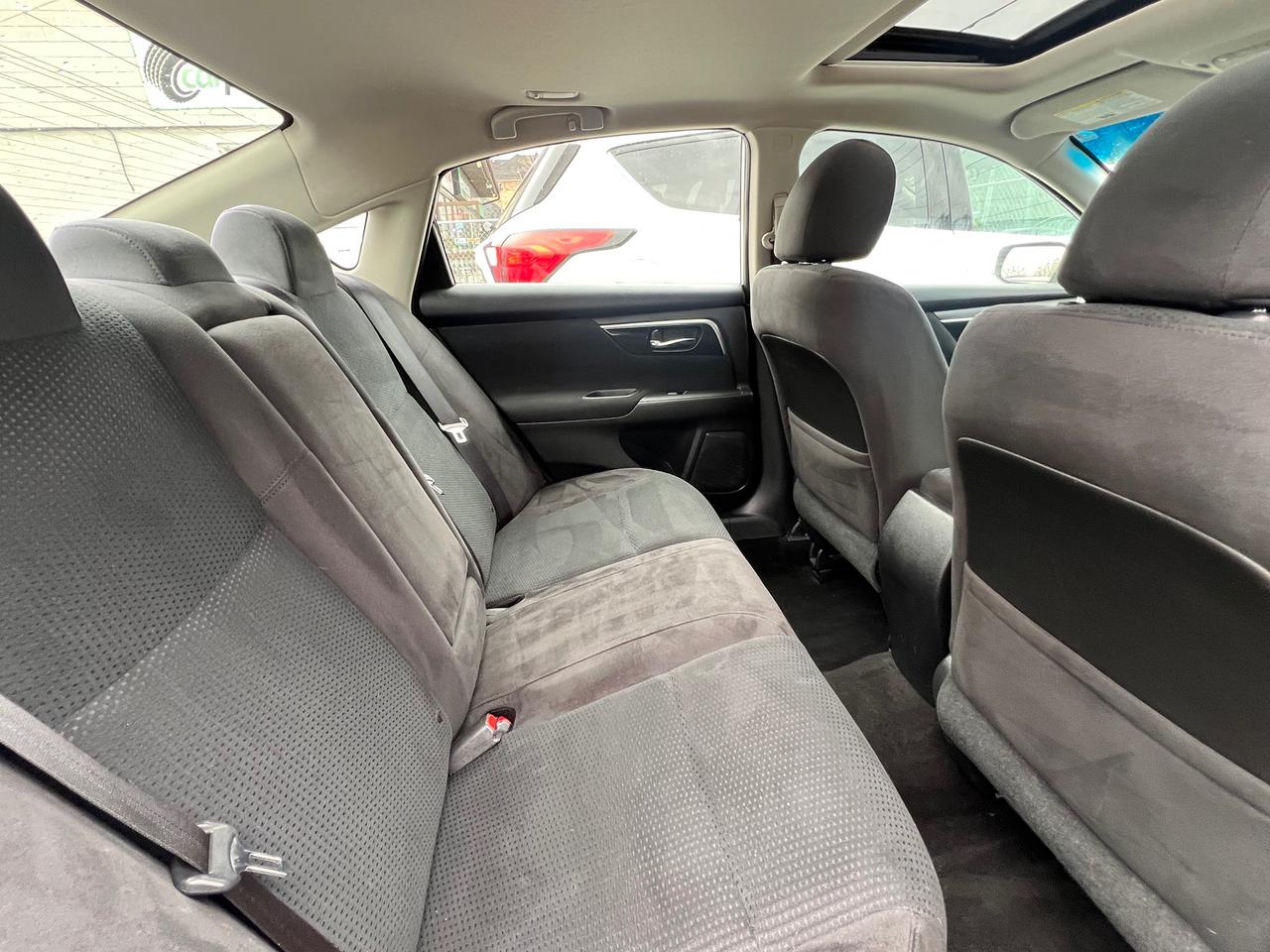 2014 Nissan Altima BACK CAM- NAV- SUNROOF- HEATED SEATS-BLUETOOTH Photo