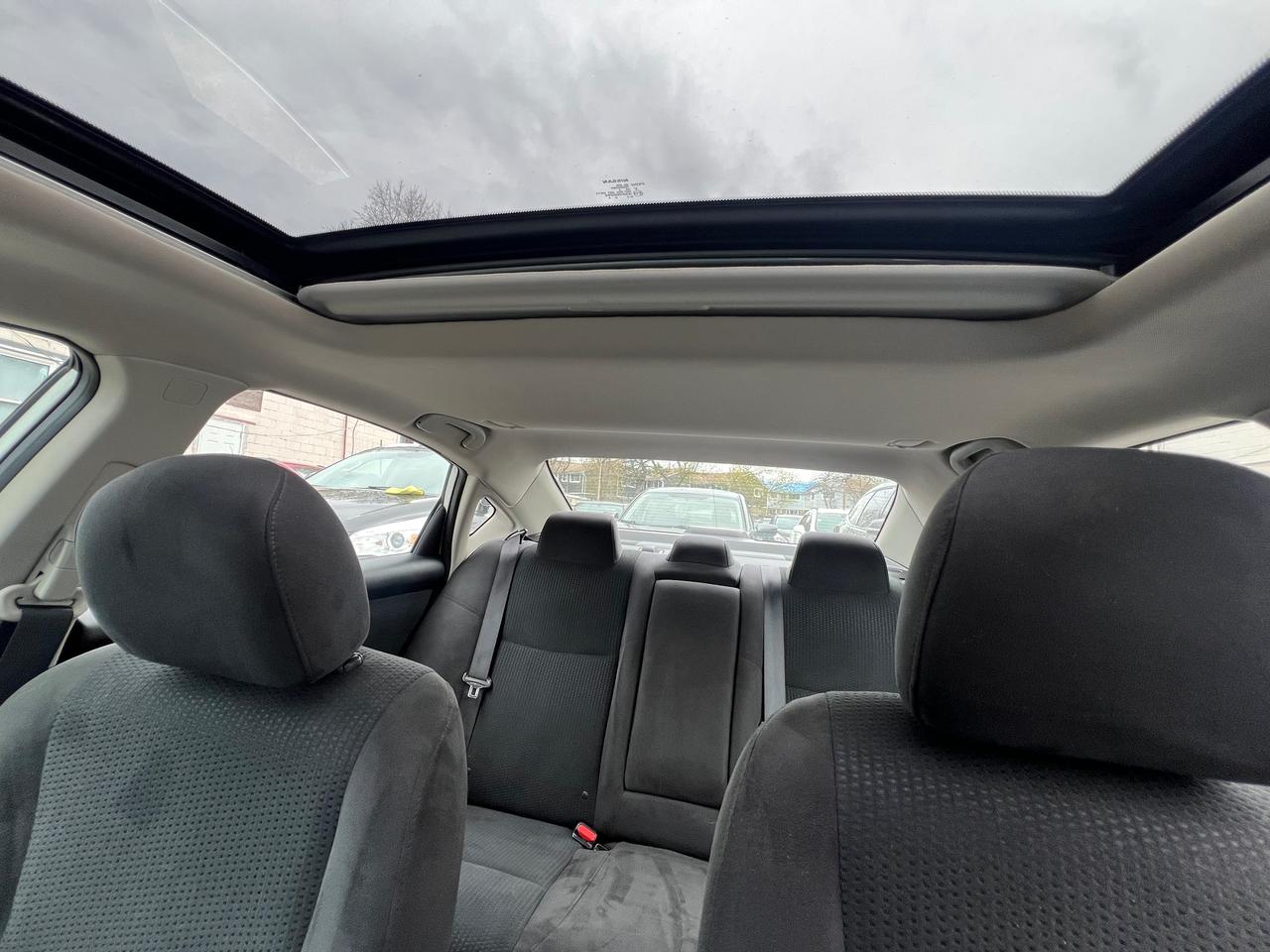 2014 Nissan Altima BACK CAM- NAV- SUNROOF- HEATED SEATS-BLUETOOTH Photo