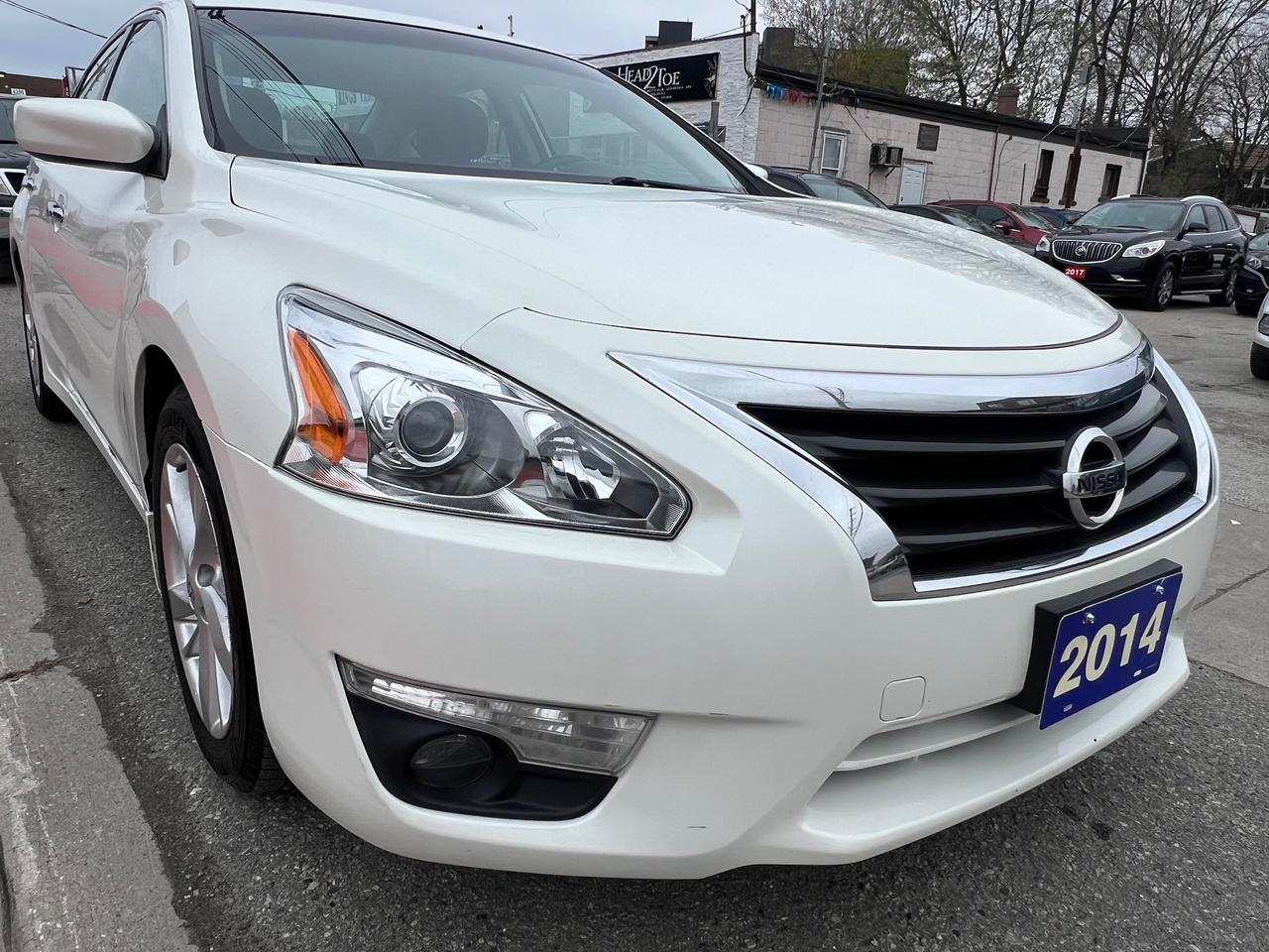 2014 Nissan Altima BACK CAM- NAV- SUNROOF- HEATED SEATS-BLUETOOTH Photo