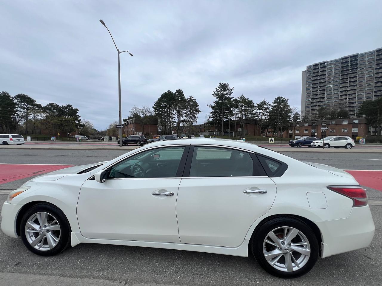 2014 Nissan Altima BACK CAM- NAV- SUNROOF- HEATED SEATS-BLUETOOTH Photo3
