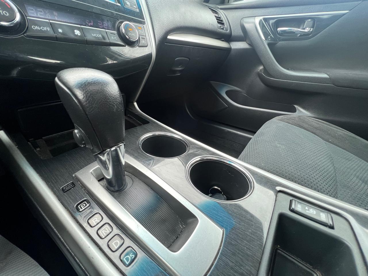 2014 Nissan Altima BACK CAM- NAV- SUNROOF- HEATED SEATS-BLUETOOTH Photo