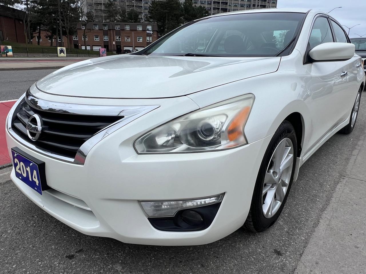 2014 Nissan Altima BACK CAM- NAV- SUNROOF- HEATED SEATS-BLUETOOTH Photo2