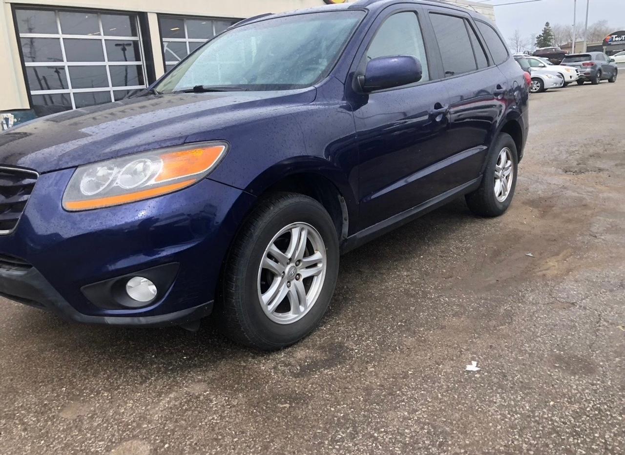 2010 Hyundai Santa Fe GL, AS-IS Photo
