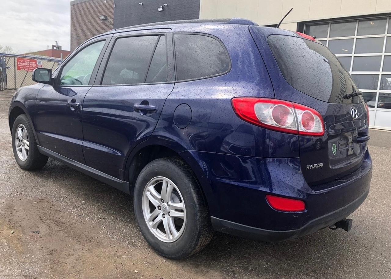 2010 Hyundai Santa Fe GL, AS-IS Photo