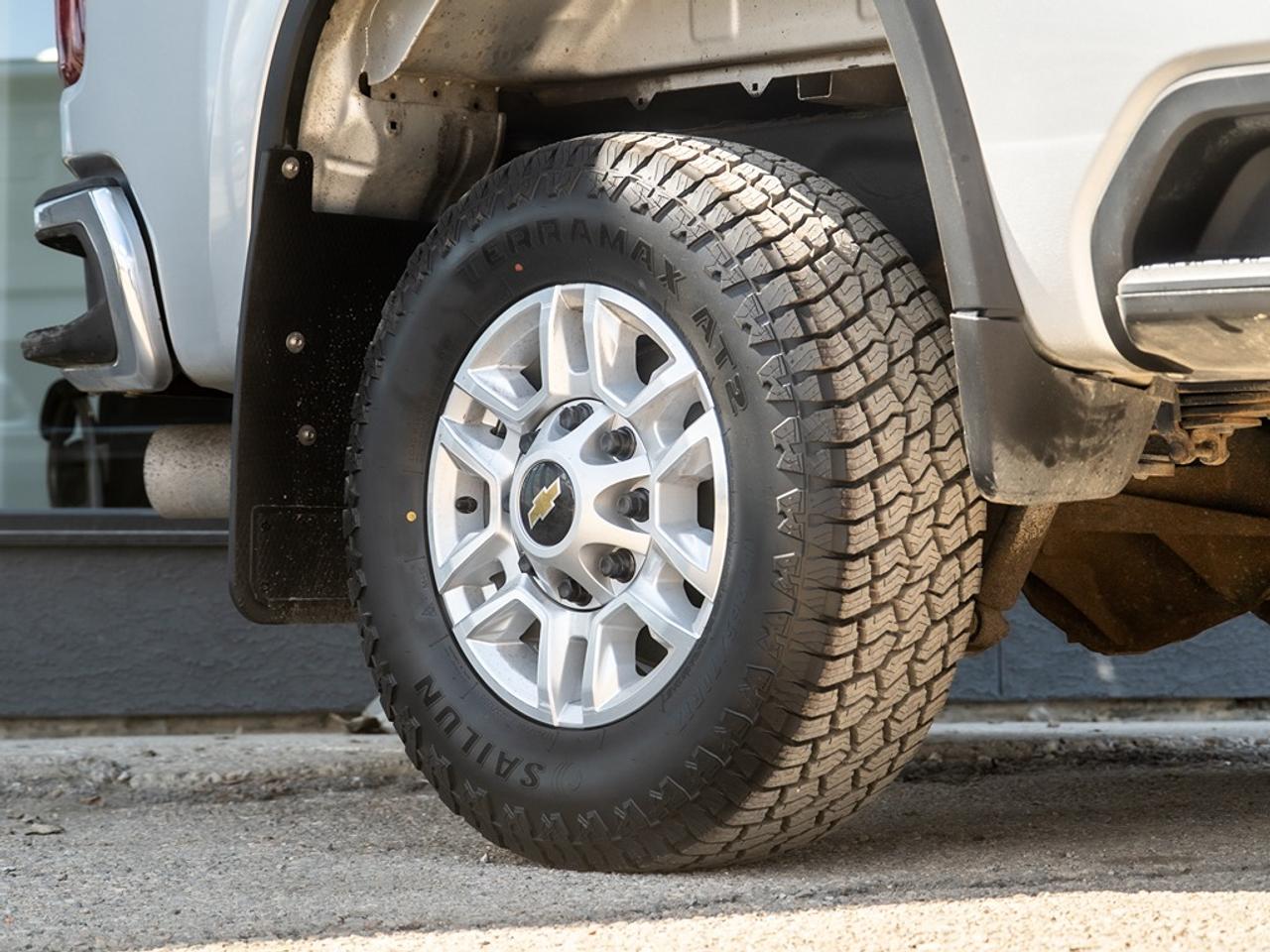 2021 Chevrolet Silverado 2500 LT Photo3