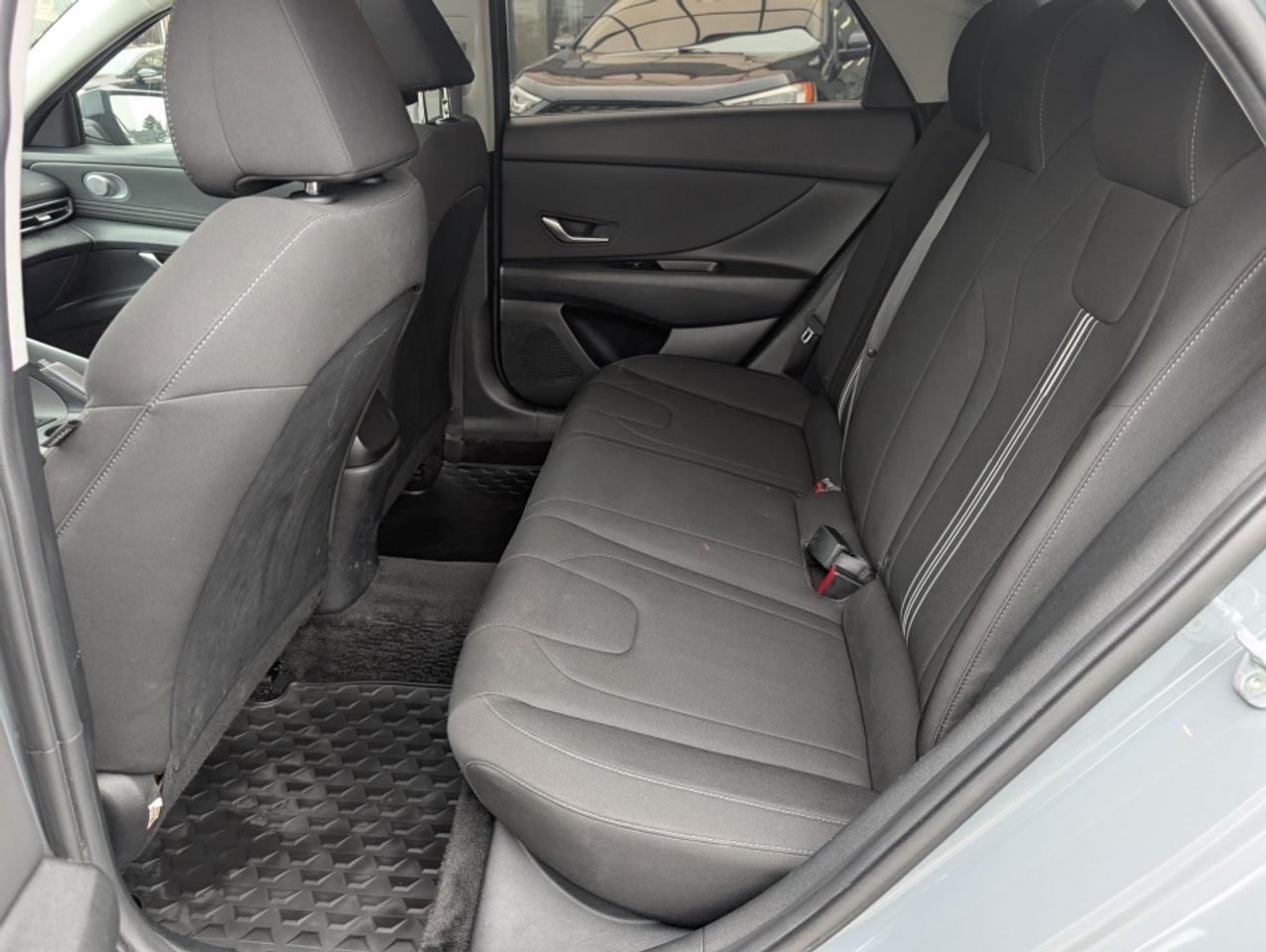 2021 Hyundai Elantra PREFERRED/ SUNROOF/ BLINDSPOT/ REAR CAM/ CARPLAY Photo