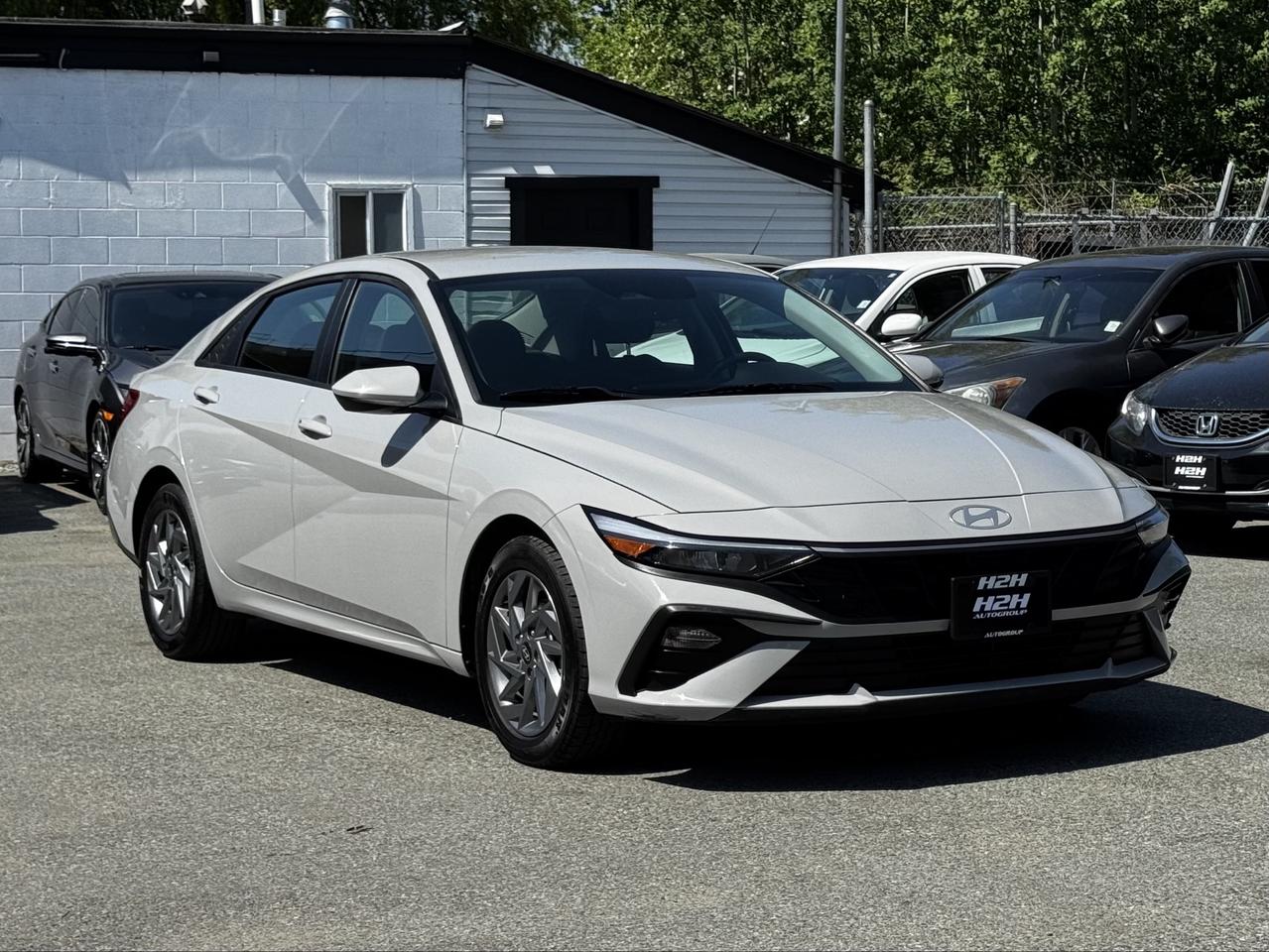 2025 Hyundai Elantra FINANCING AVAILABLE Photo3