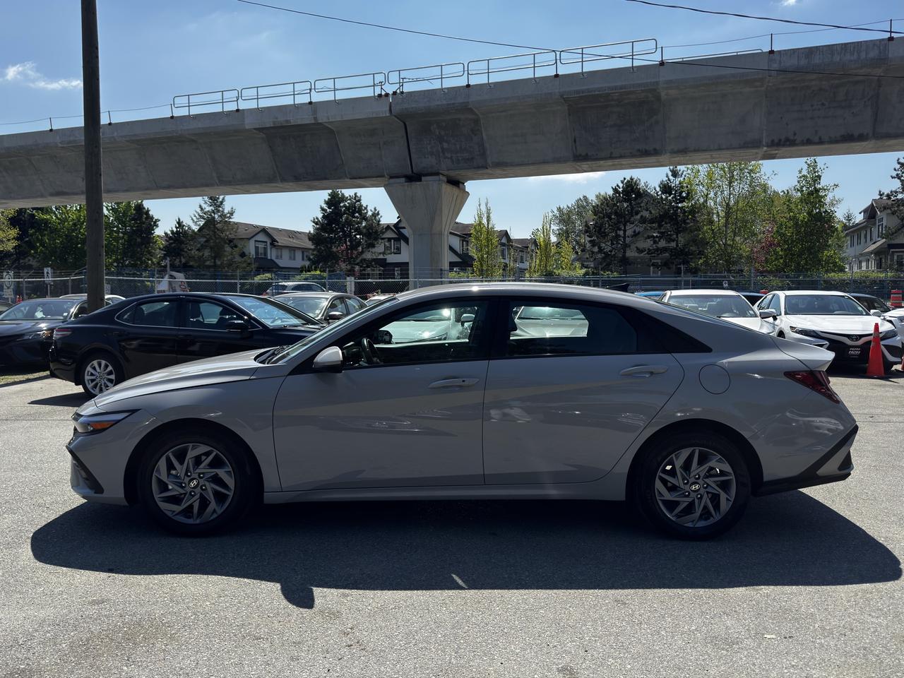 2025 Hyundai Elantra FINANCING AVAILABLE Photo8