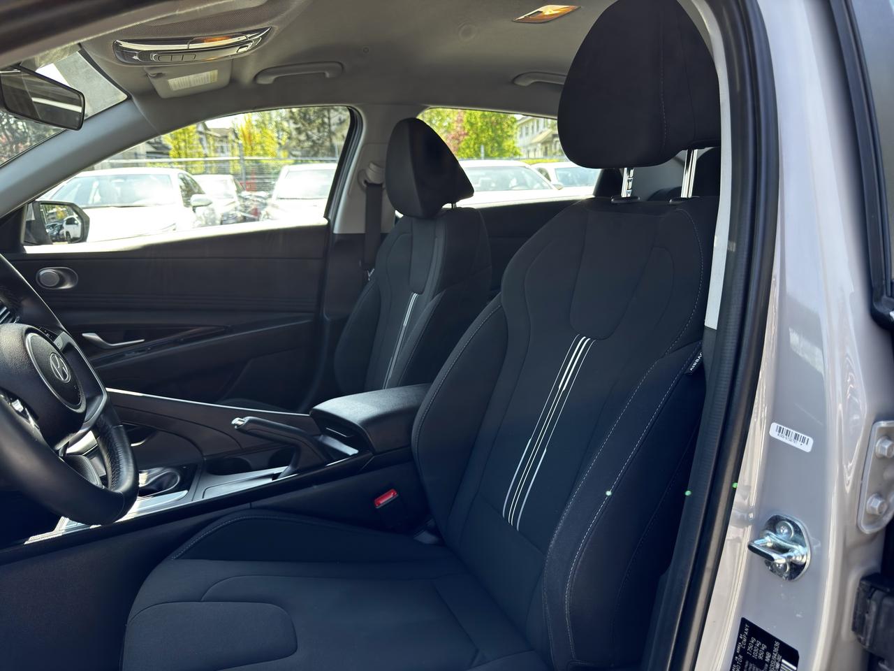 2025 Hyundai Elantra FINANCING AVAILABLE Photo9