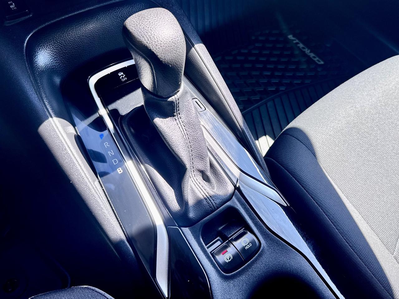 2021 Toyota Corolla FINANCING AVAILABLE Photo12