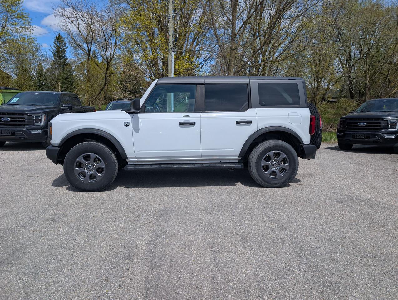 2023 Ford Bronco Big Bend 4 Door 4x4 Photo2