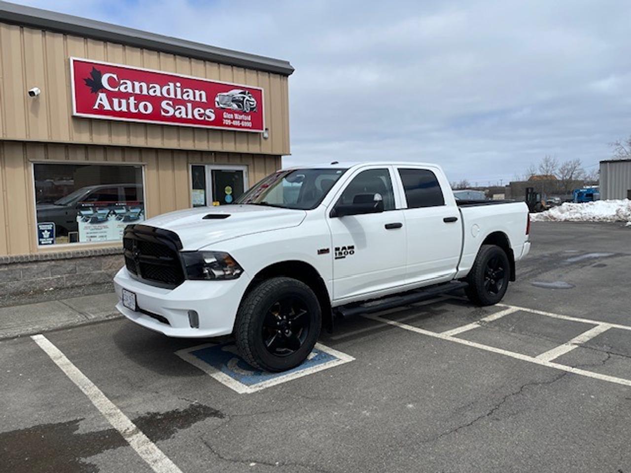 2022 RAM 1500 Express 4x4 Crew Cab 5'7" Box 5.7 L V8