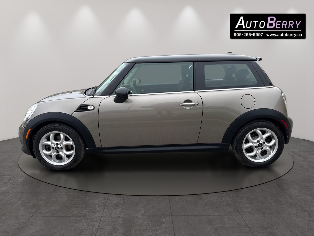2013 MINI Cooper Hardtop 2dr Cpe Photo4