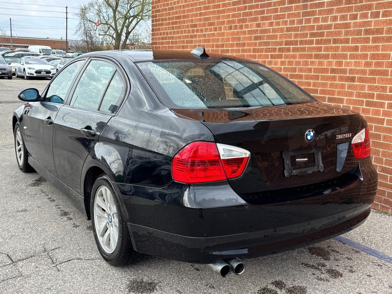 2007 BMW 3 Series 4dr Sdn 328i RWD Photo