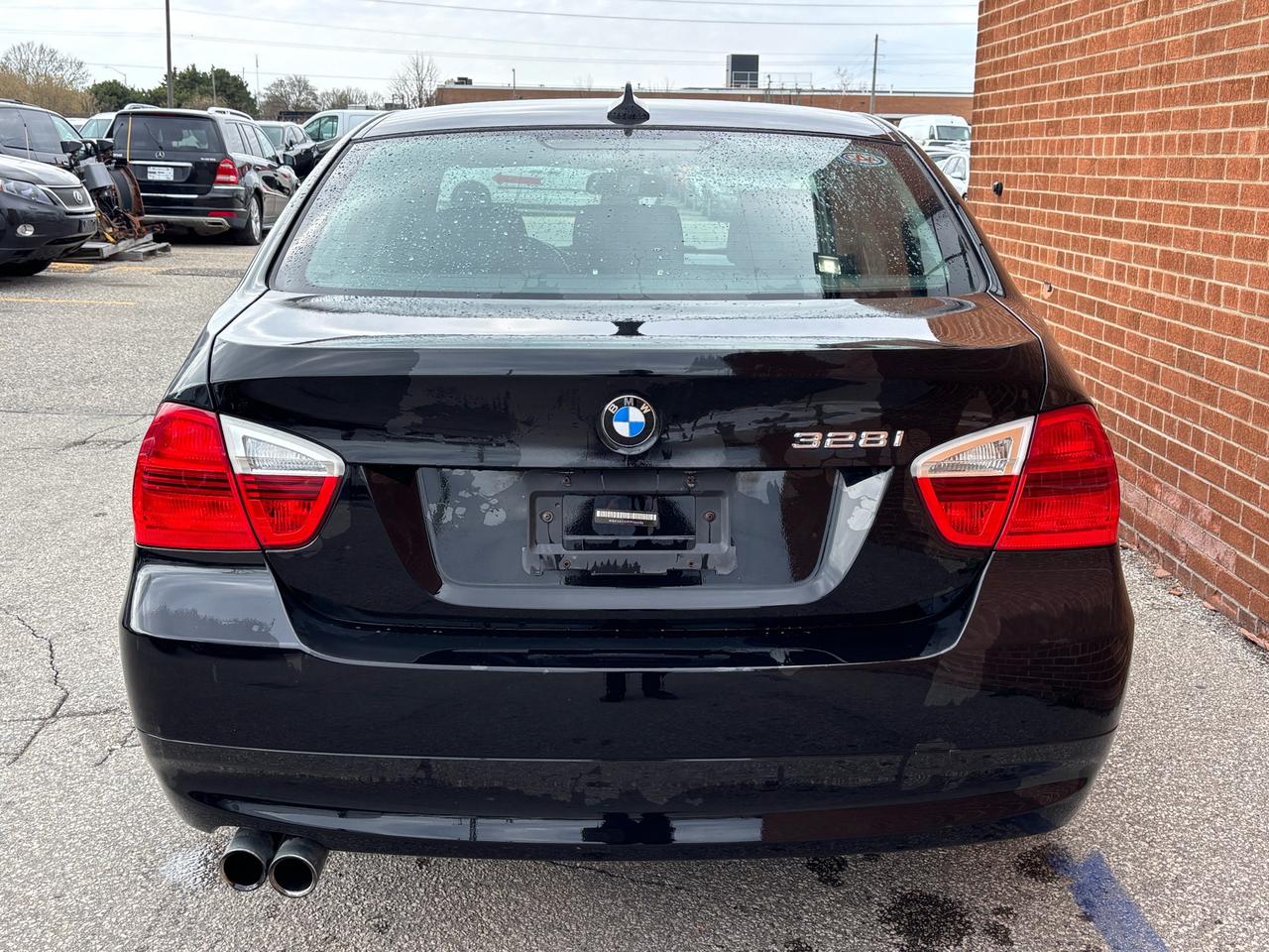 2007 BMW 3 Series 4dr Sdn 328i RWD Photo