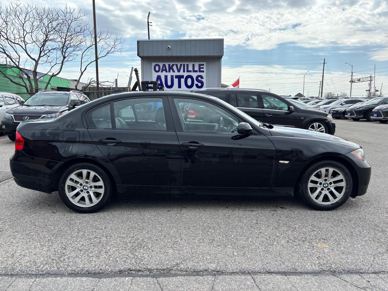 2007 BMW 3 Series 4dr Sdn 328i RWD Photo