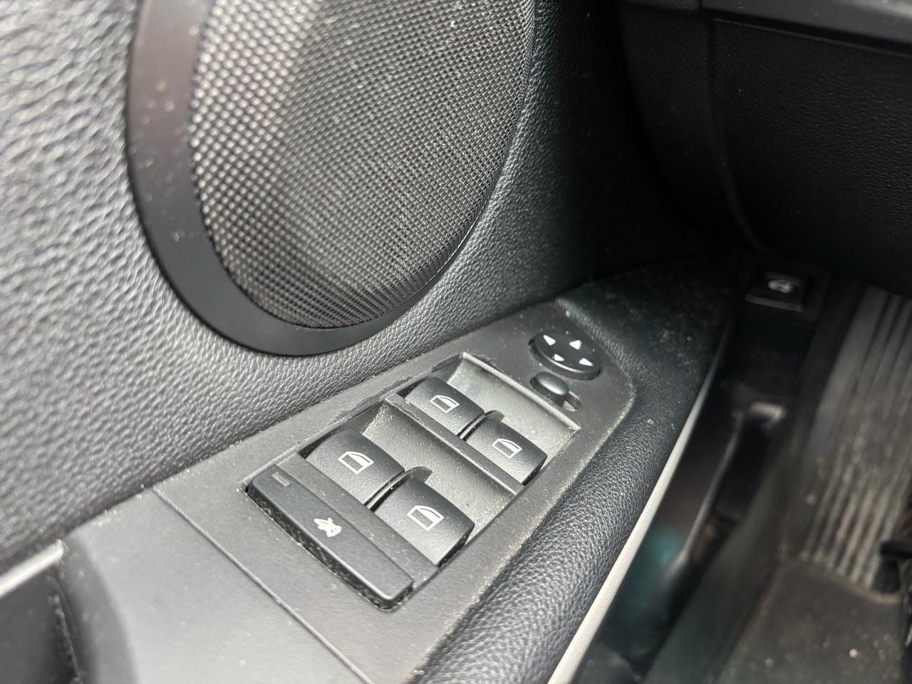 2007 BMW 3 Series 4dr Sdn 328i RWD Photo