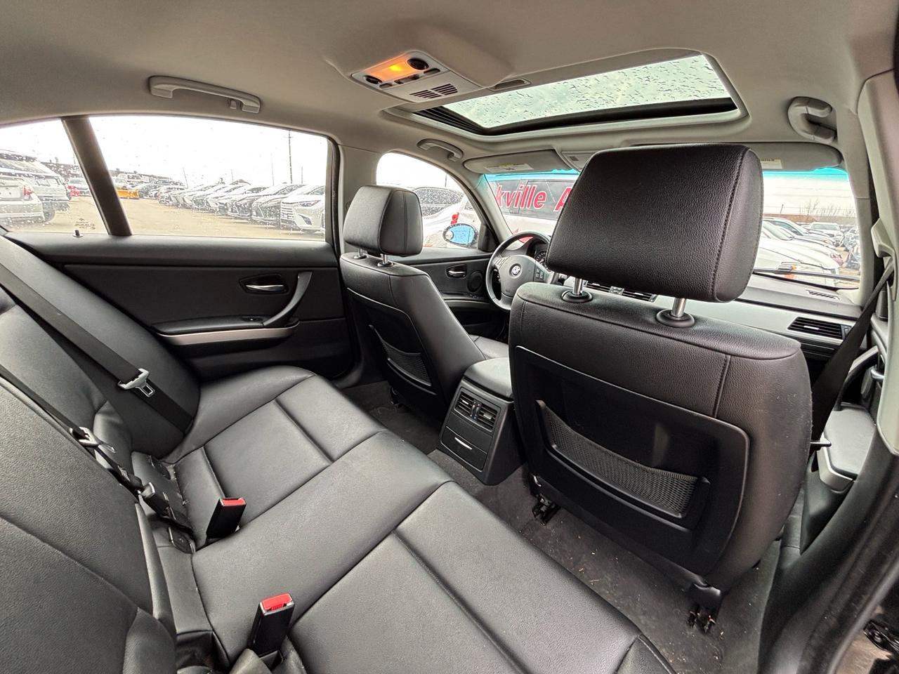 2007 BMW 3 Series 4dr Sdn 328i RWD Photo