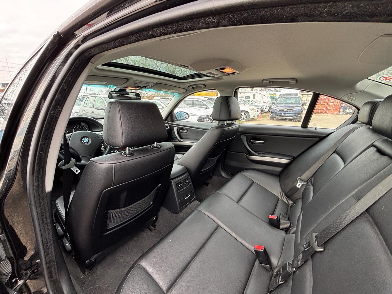 2007 BMW 3 Series 4dr Sdn 328i RWD Photo