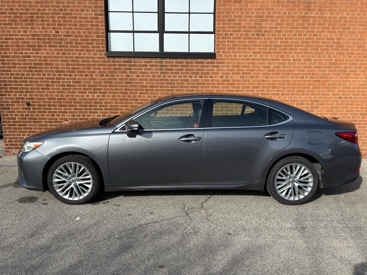 2013 Lexus ES 4DR SDN Photo2