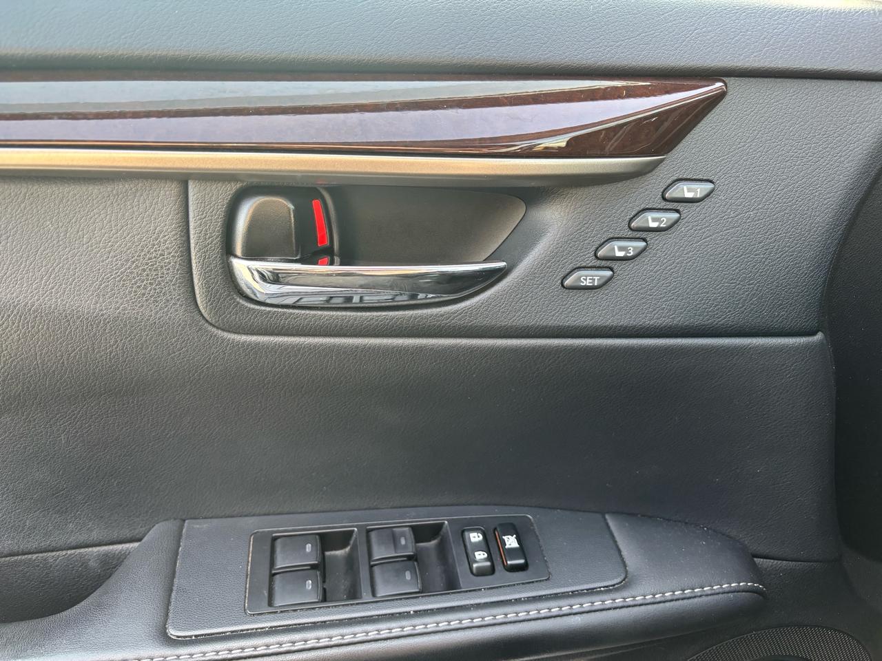 2013 Lexus ES 4DR SDN Photo