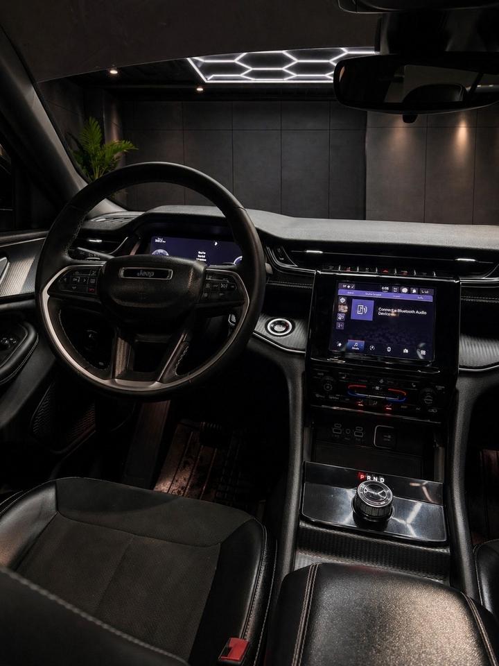 2024 Jeep Grand Cherokee L ALTITUDE 4X4 Photo