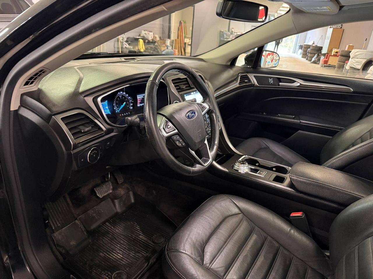 2017 Ford Fusion 4dr Sdn SE AWD, 14 DEALER SERVICE RECORDS Photo