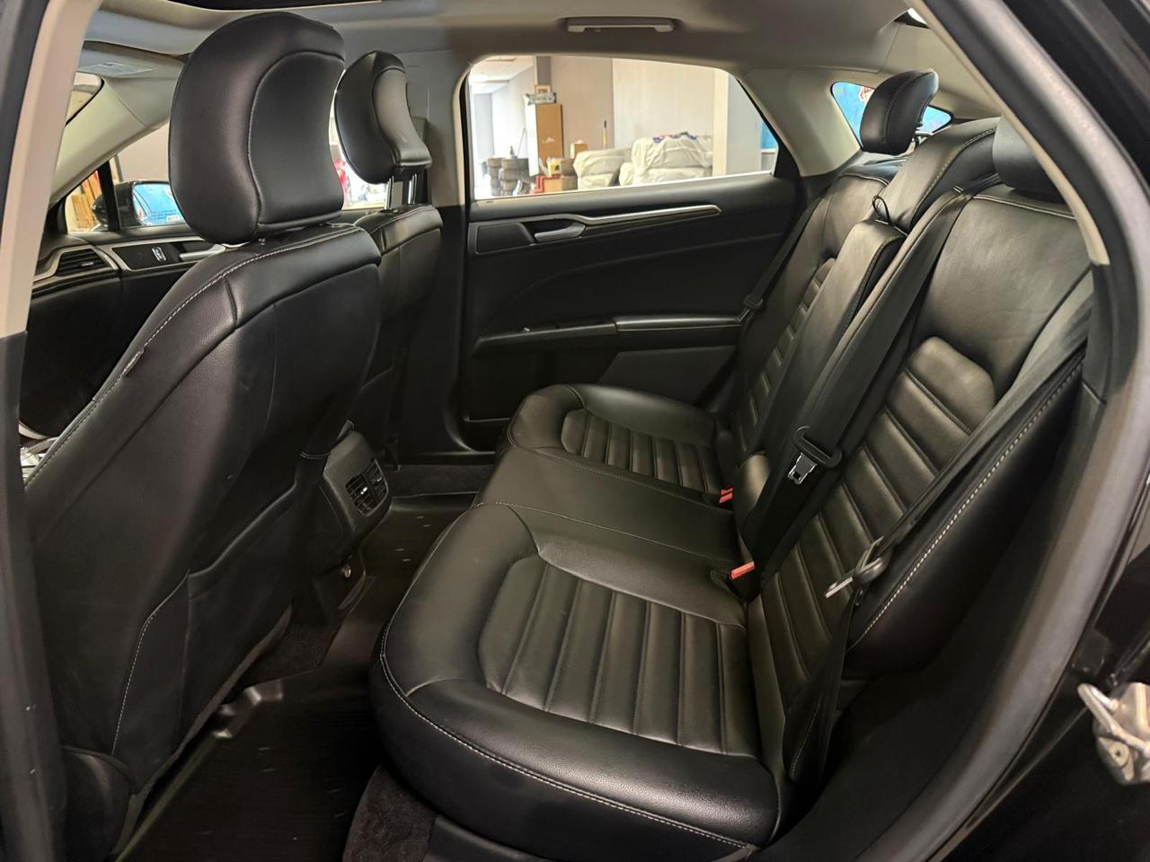 2017 Ford Fusion 4dr Sdn SE AWD, 14 DEALER SERVICE RECORDS Photo