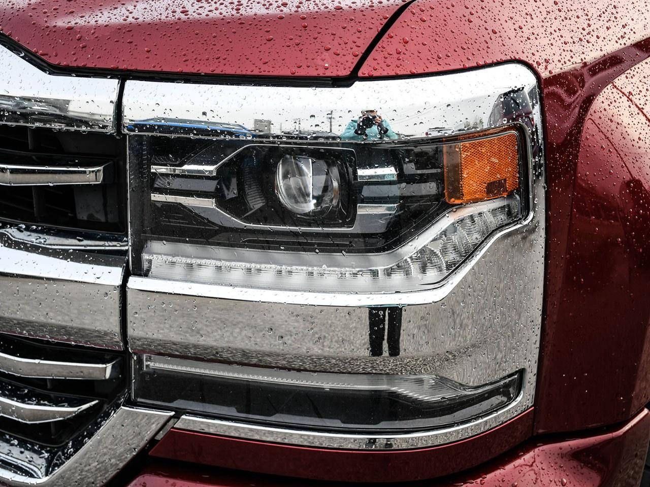 2017 Chevrolet Silverado 1500 Crew Cab Standard Box 4-Wheel Drive High Country Photo
