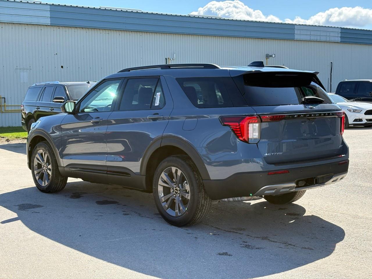 2026 Ford Explorer Active w/200A Pkg 4WD Photo