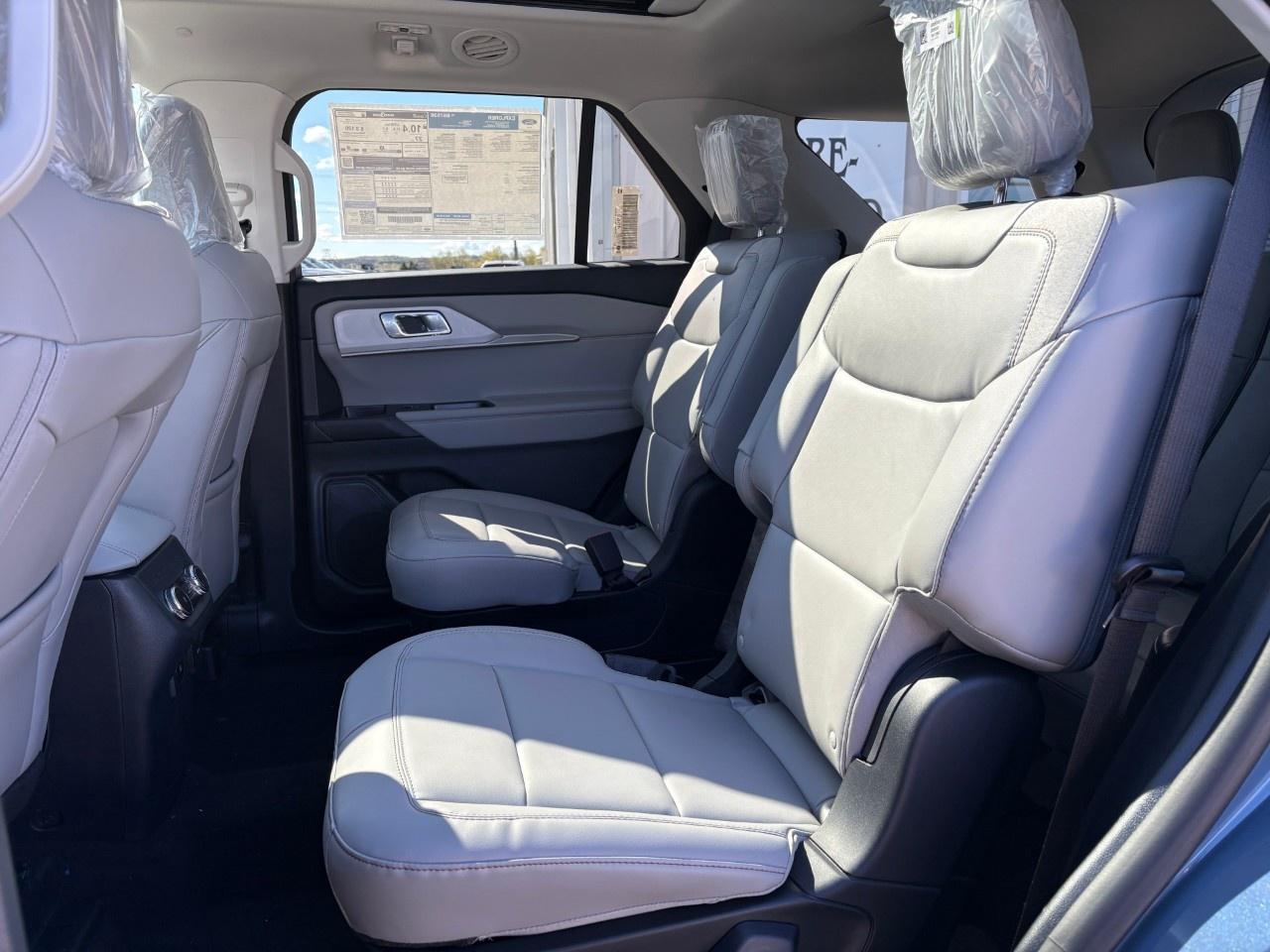 2026 Ford Explorer Active w/200A Pkg 4WD Photo