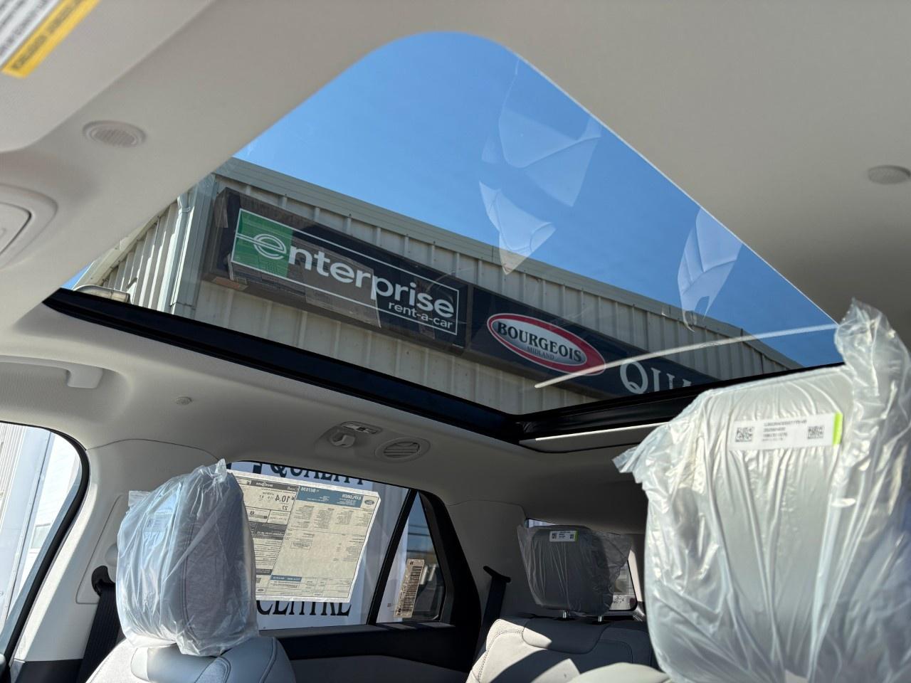 2026 Ford Explorer Active w/200A Pkg 4WD Photo