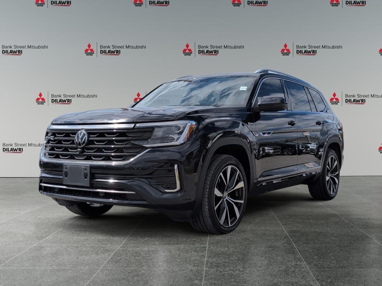 Used 2024 Volkswagen Atlas Execline 2.0 TSI 4MOTION for sale in Gloucester, ON