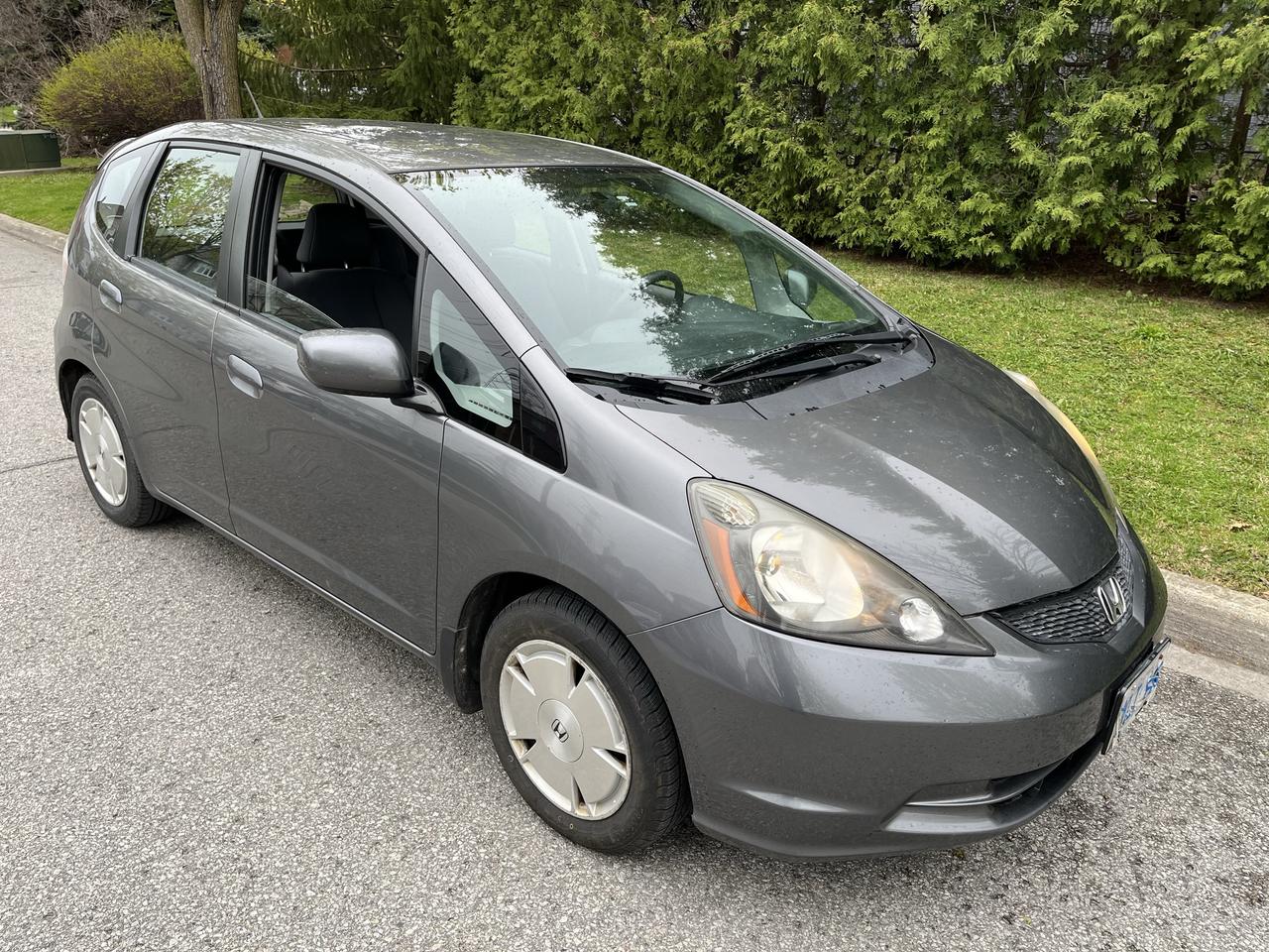 2011 Honda Fit LX *ONLY 114,889KMS! 1 ok my Local Senior Owner!! Photo1