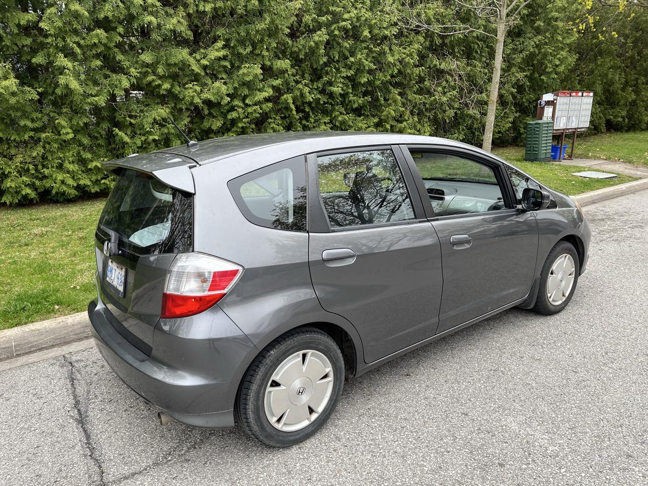 2011 Honda Fit LX *ONLY 114,889KMS! 1 ok my Local Senior Owner!! Photo2