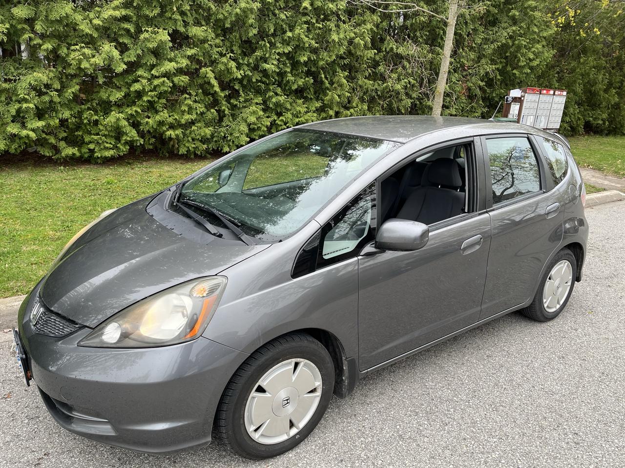 2011 Honda Fit LX *ONLY 114,889KMS! 1 ok my Local Senior Owner!! Photo3