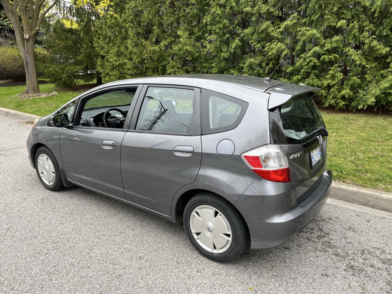 2011 Honda Fit LX *ONLY 114,889KMS! 1 ok my Local Senior Owner!! Photo