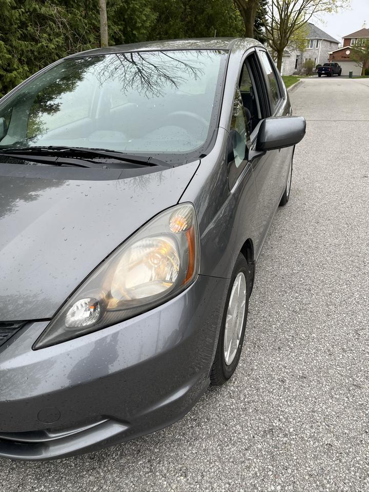 2011 Honda Fit LX *ONLY 114,889KMS! 1 ok my Local Senior Owner!! Photo