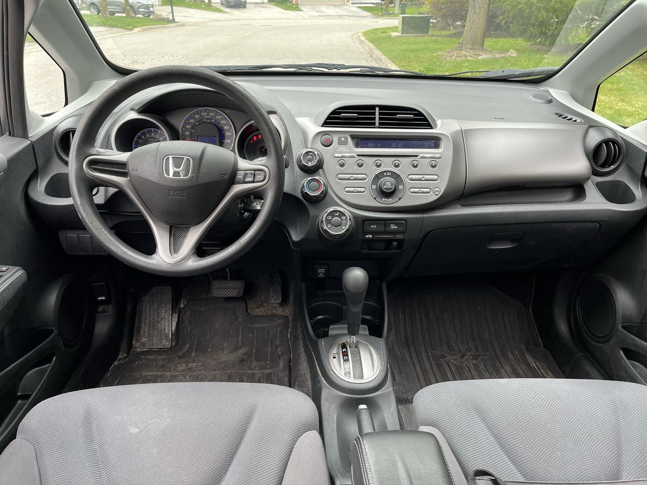2011 Honda Fit LX *ONLY 114,889KMS! 1 ok my Local Senior Owner!! Photo