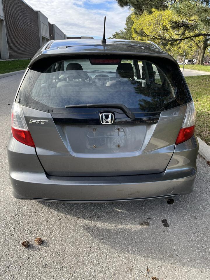 2011 Honda Fit LX *ONLY 114,889KMS! 1 Local Senior Owner!! Photo