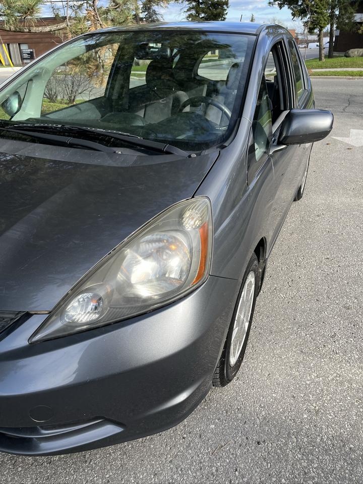 2011 Honda Fit LX *ONLY 114,889KMS! 1 Local Senior Owner!! Photo