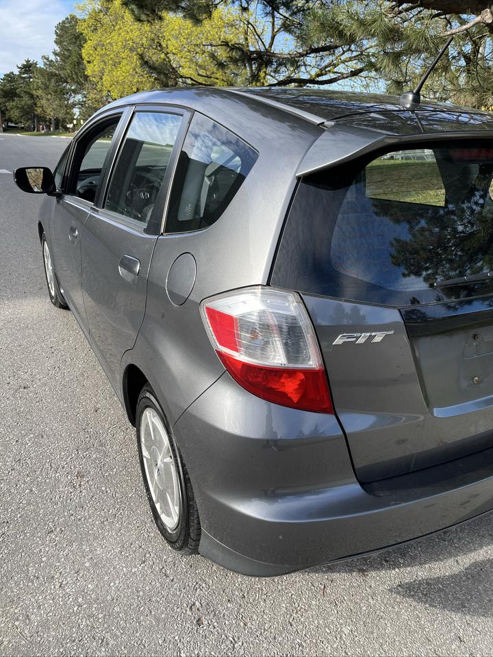 2011 Honda Fit LX *ONLY 114,889KMS! 1 Local Senior Owner!! Photo