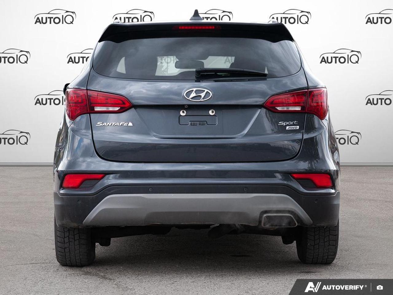 2018 Hyundai Santa Fe Sport 2.4 SE HEATED FRONT & REAR SEATS | POWER MOONROOF Photo4