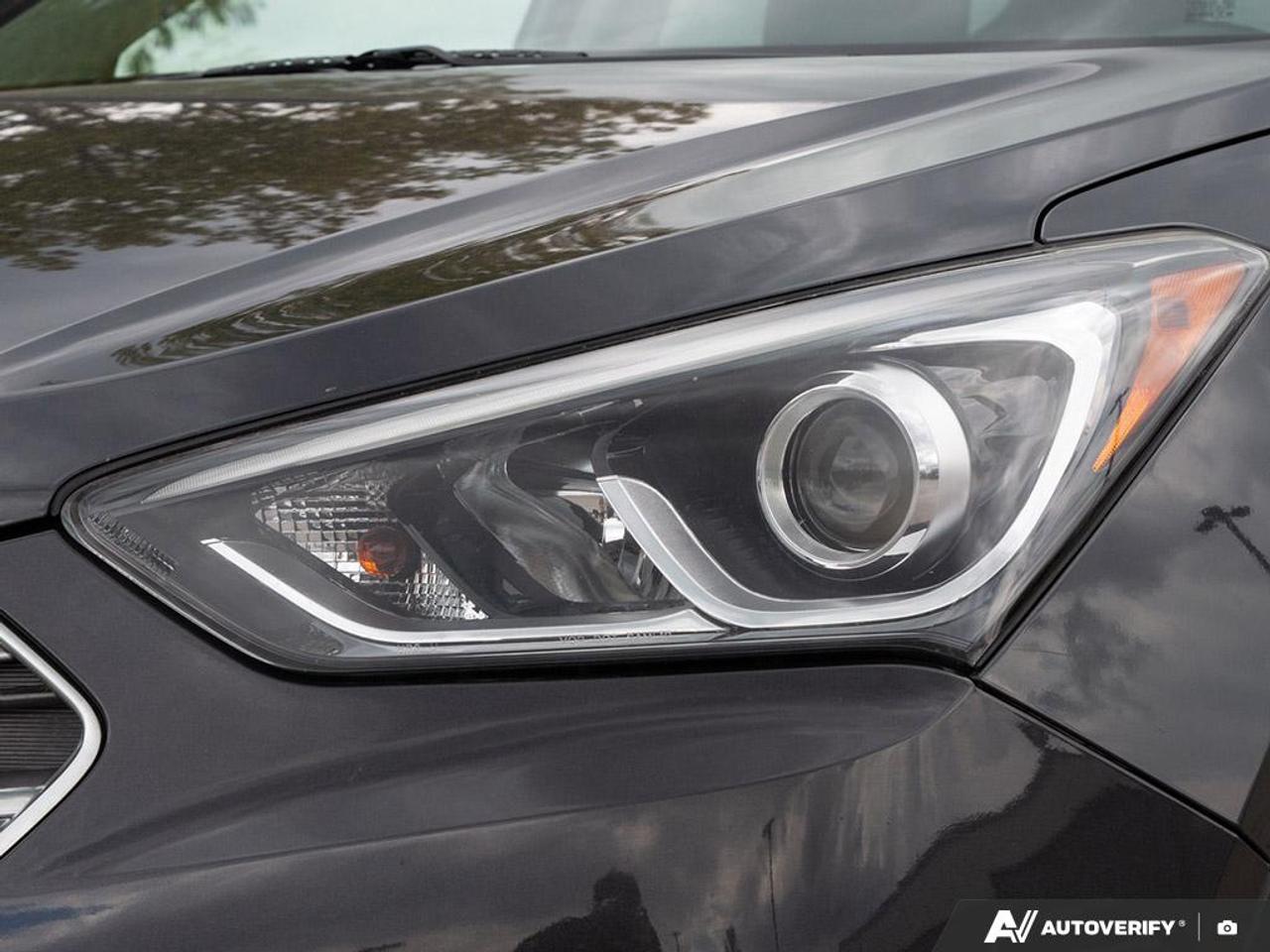 2018 Hyundai Santa Fe Sport 2.4 SE HEATED FRONT & REAR SEATS | POWER MOONROOF Photo