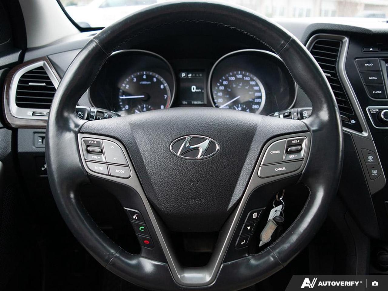2018 Hyundai Santa Fe Sport 2.4 SE HEATED FRONT & REAR SEATS | POWER MOONROOF Photo