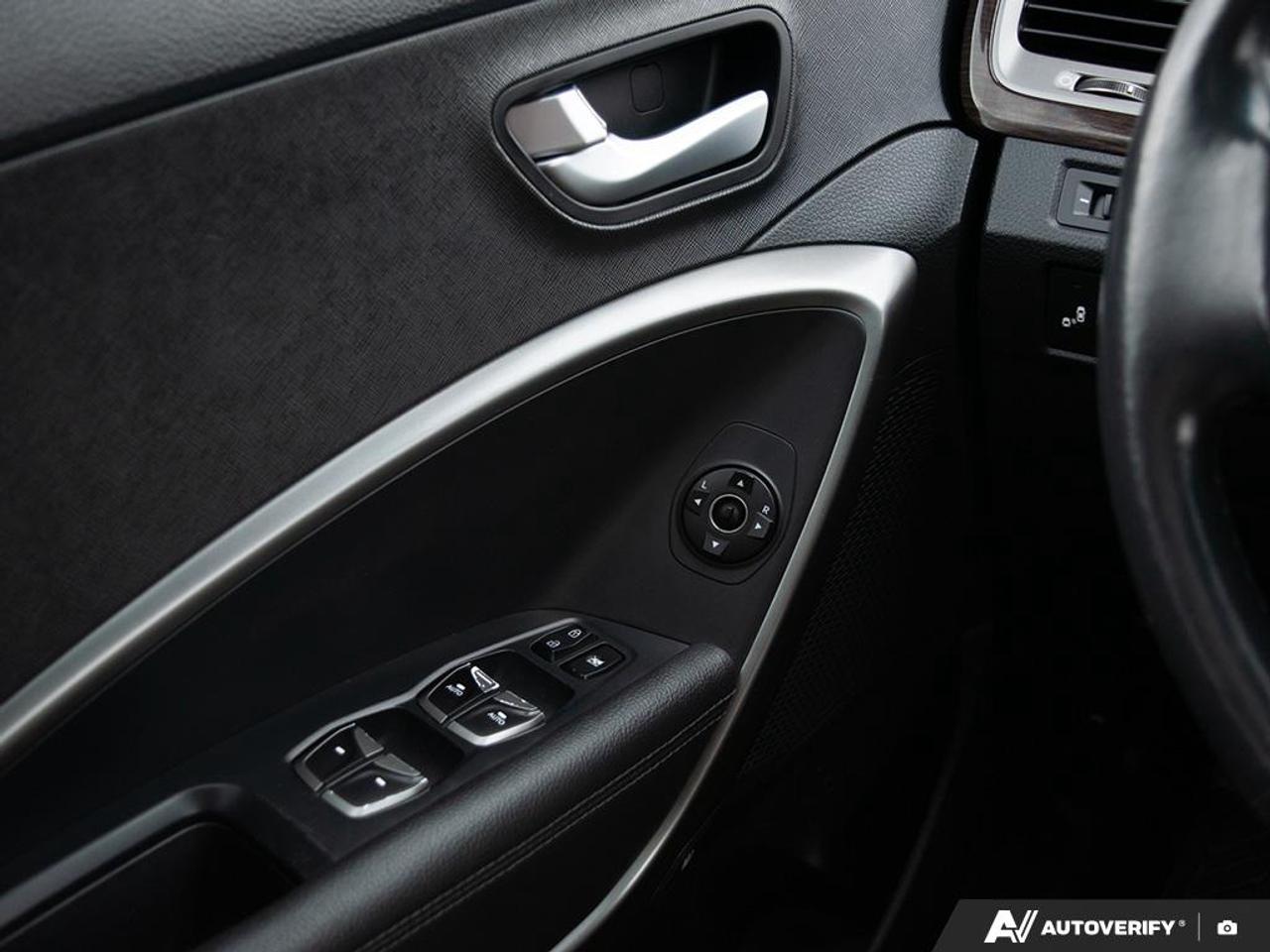 2018 Hyundai Santa Fe Sport 2.4 SE HEATED FRONT & REAR SEATS | POWER MOONROOF Photo