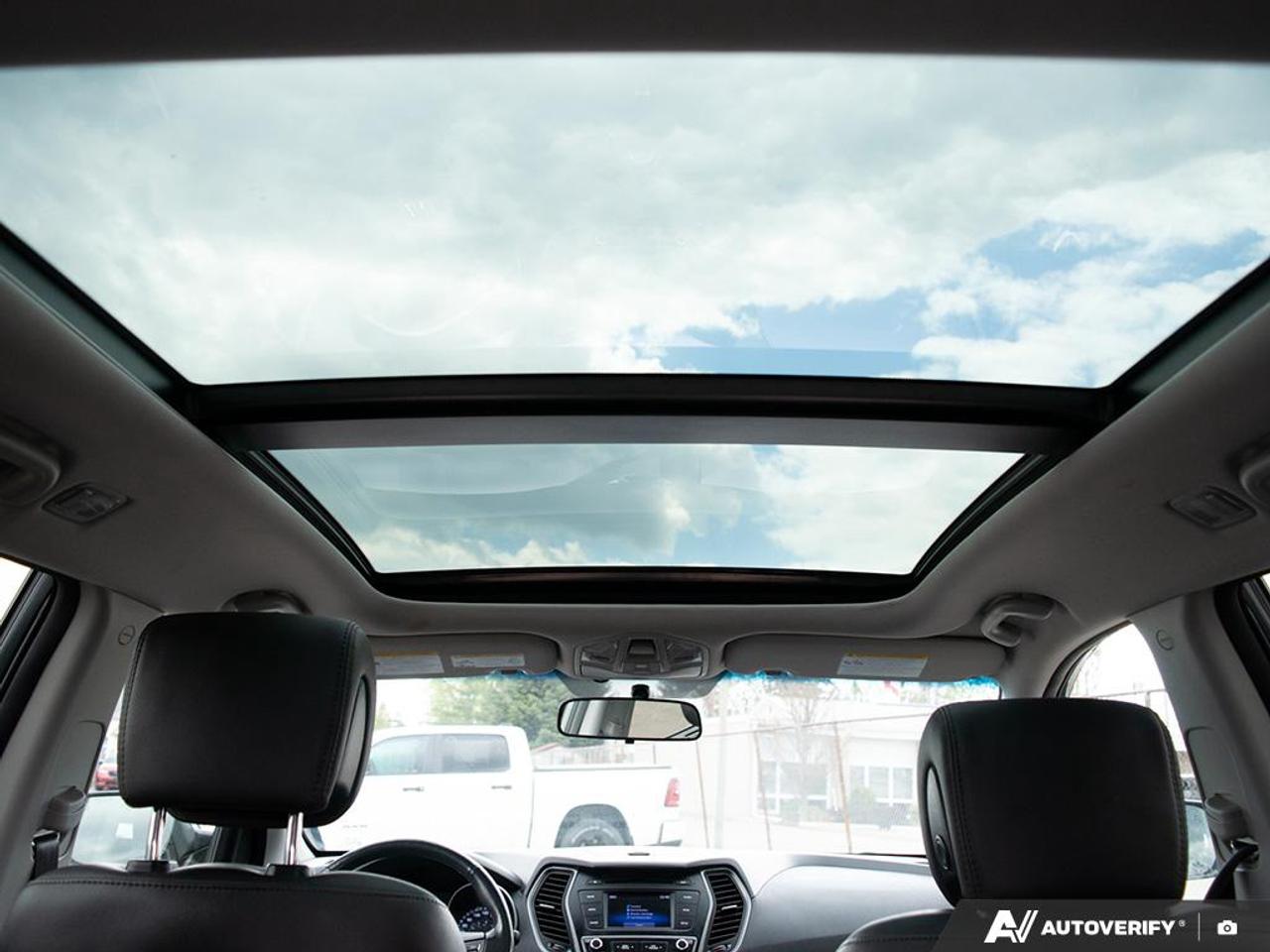 2018 Hyundai Santa Fe Sport 2.4 SE HEATED FRONT & REAR SEATS | POWER MOONROOF Photo