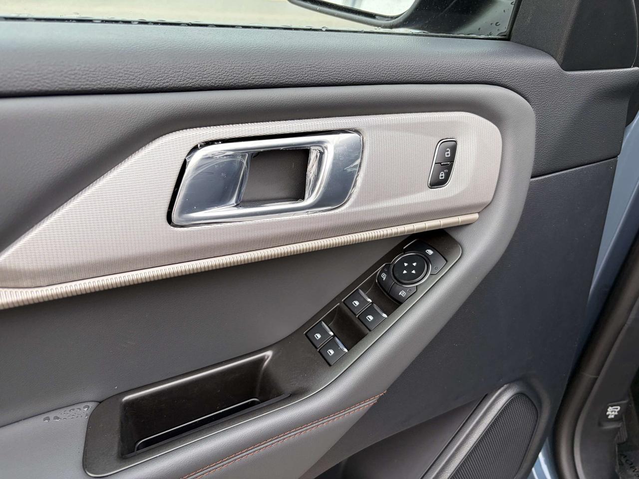2026 Ford Explorer ACTIVE W/200A PKG 4WD 200A Photo